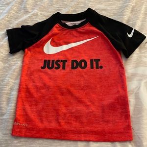 Nike Swoosh T-shirt Dri-fit Boys Size 4 Xs  Red Athletic Cut